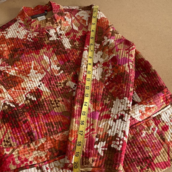 Sigrid Olsen Multi Print Quilted Jacket. Size 8 P - Picture 11 of 11